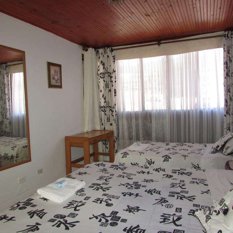 Casa De Huespedes Shalom Victoria Guest House Bogota Exterior photo