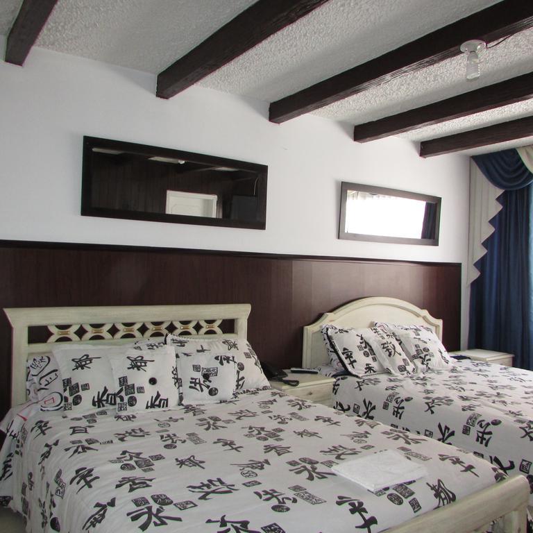 Casa De Huespedes Shalom Victoria Guest House Bogota Exterior photo