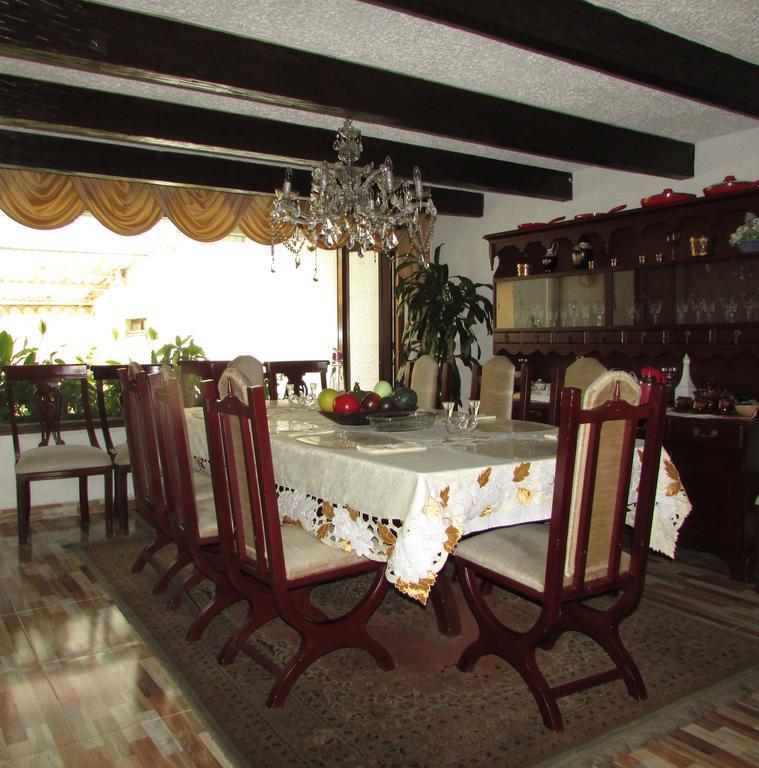 Casa De Huespedes Shalom Victoria Guest House Bogota Exterior photo