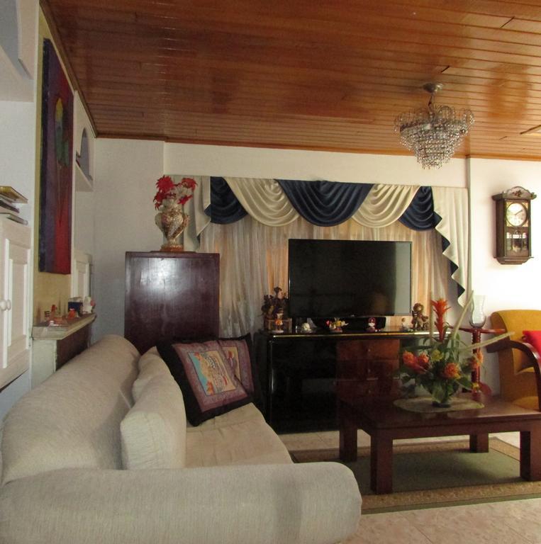 Casa De Huespedes Shalom Victoria Guest House Bogota Exterior photo